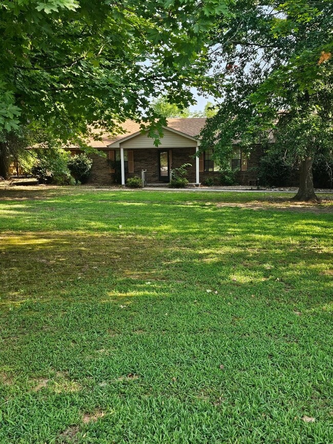 Large 3 Bedroom Home for Rent - Large 3 Bedroom Home for Rent