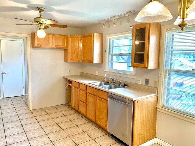 Photo - 3 bedroom 2 bath 1 car garage