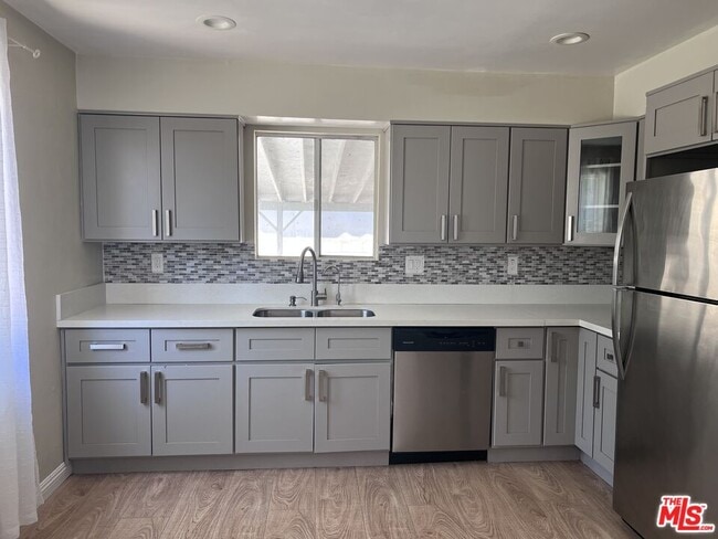 Photo - 2118 N Marengo Ave