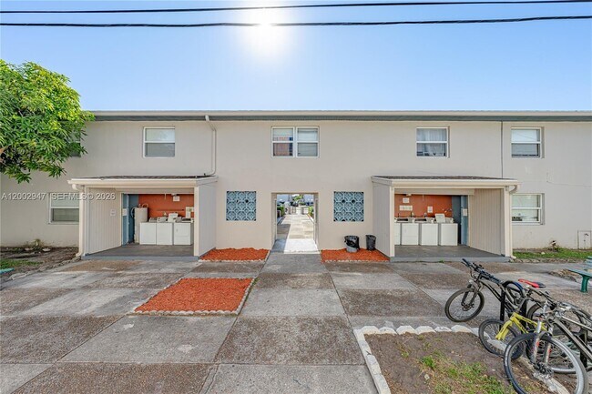 939 Magnolia Dr Unidad A-L