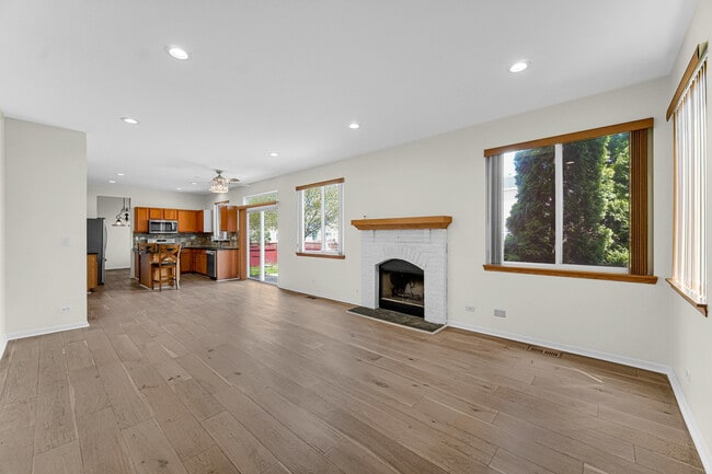 Photo - 1998 Conway Ln