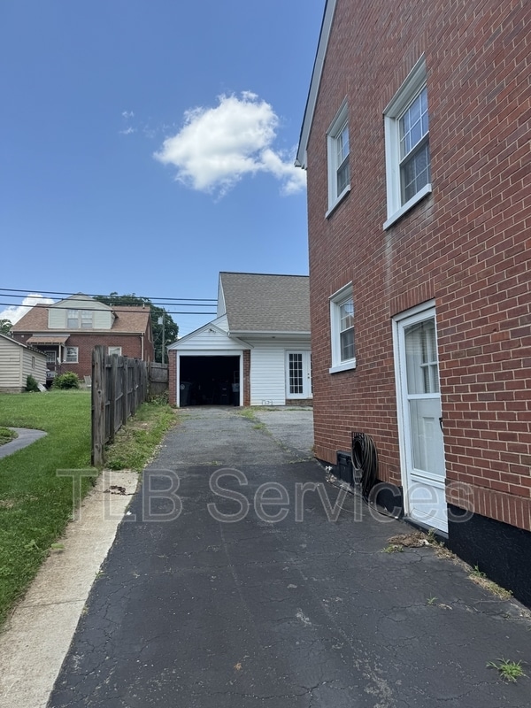 Photo - 310 Yeardley Ave