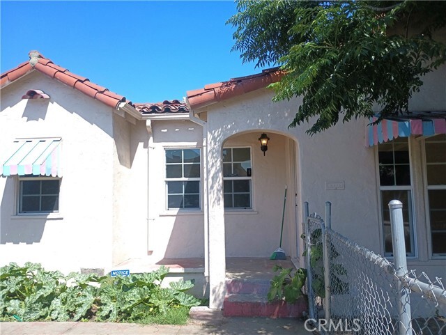 Photo - 1580 N Orange Grove Ave Casa