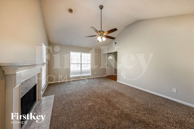 Photo - 116 King Arthur Pl