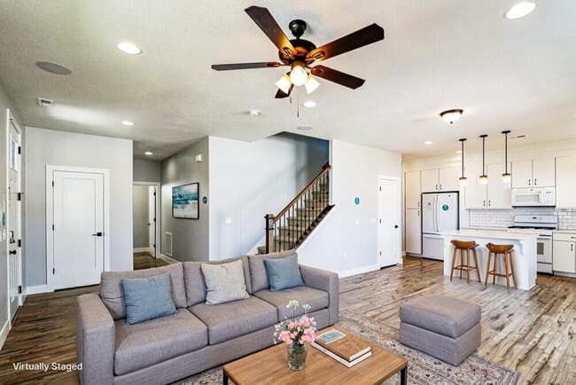 Photo - 1611 W Parkview Dr