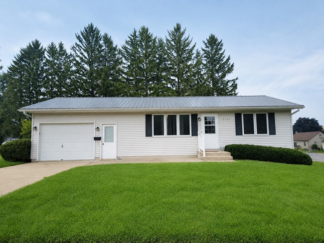 Building Photo - Charming 2-Bedroom Home in a Quiet Residential Neighborhood