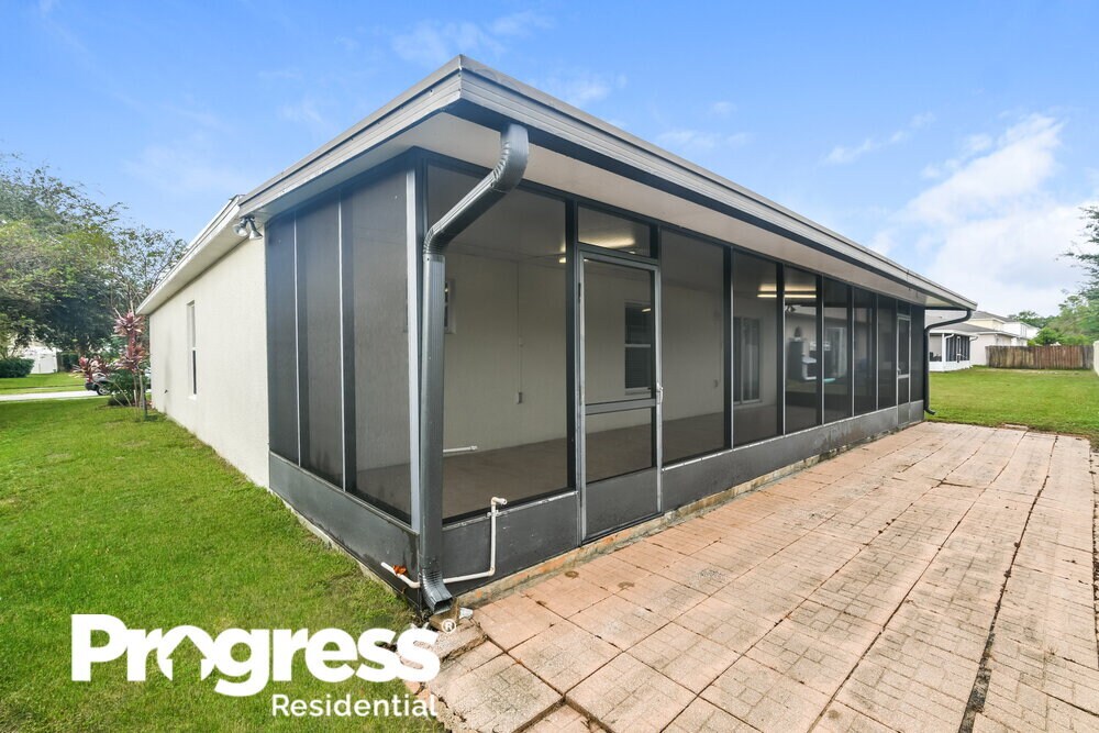 Photo - 2127 Aitkin Loop