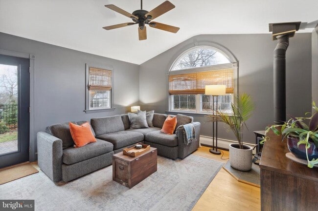 Photo - 1420 Lawndale Ave