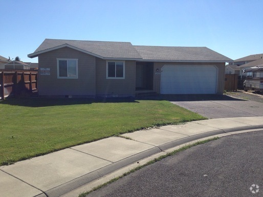 Building Photo - One Block from CWU! Rental