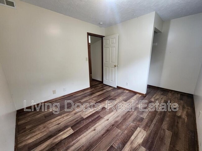 Photo - 1520 David Dr