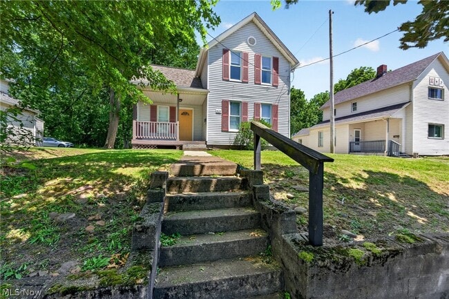 Building Photo - 505 Brown St
