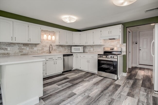 Photo - 6000 N Lenox Ave