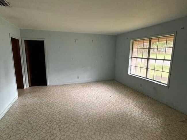 Photo - 104 Davis St