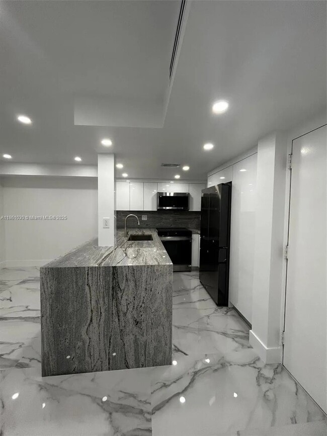 Building Photo - 11790 SW 18th St Unit 305-3 Rental