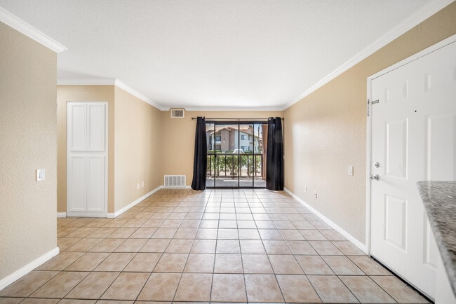 Photo - 78650 Ave 42 Ave Unidad 1407