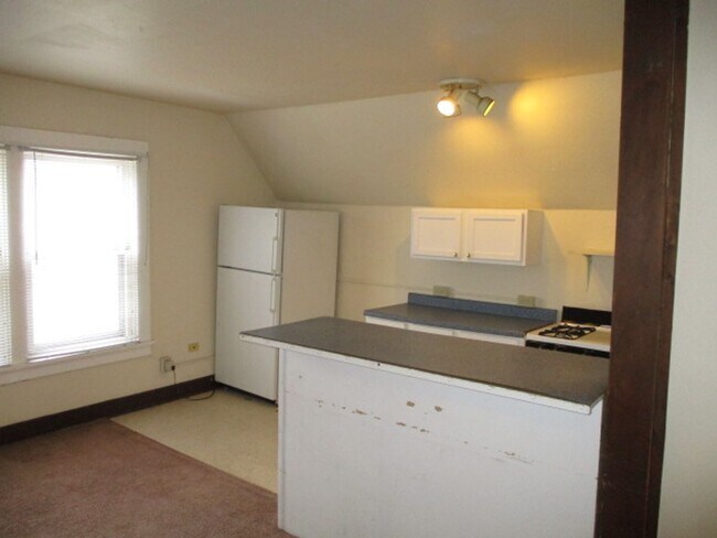 Photo - 137-139 W Gilman St Unit 139 -  #3