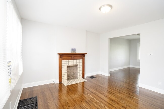 Photo - 438 Columbian Ave