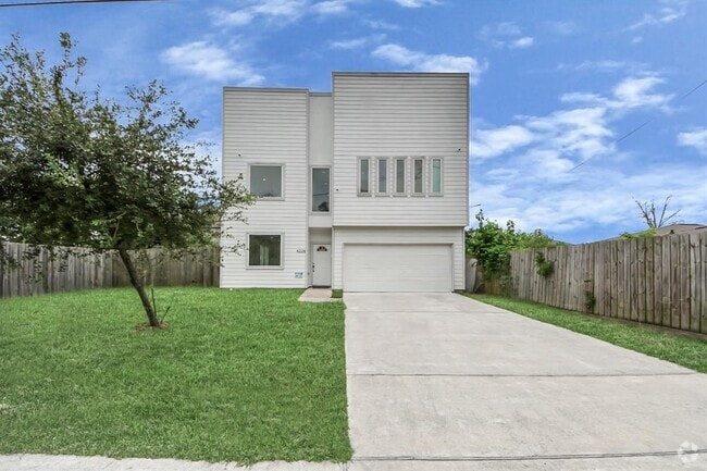 Building Photo - 4228 Bellfort Ave Rental