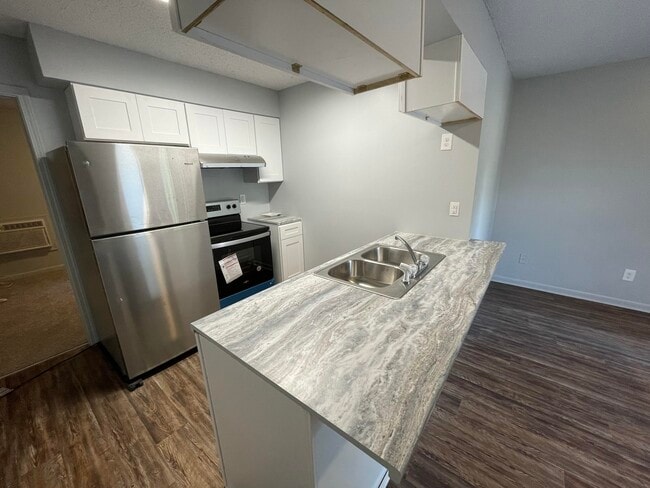 Building Photo - The Vue on Self Circle Rental