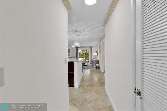 Photo - 664 SE 20th Ave