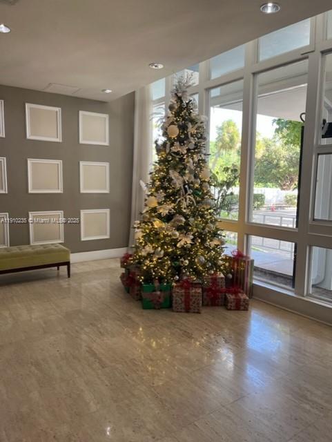 Photo - 7441 Wayne Ave Unidad 2D