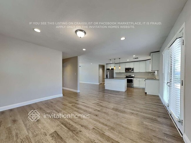 Photo - 934 E Loma Vista Dr