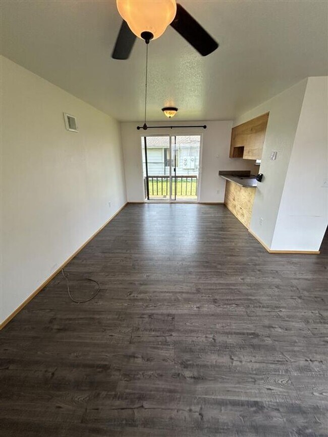 Photo - 550 Front St Unit A