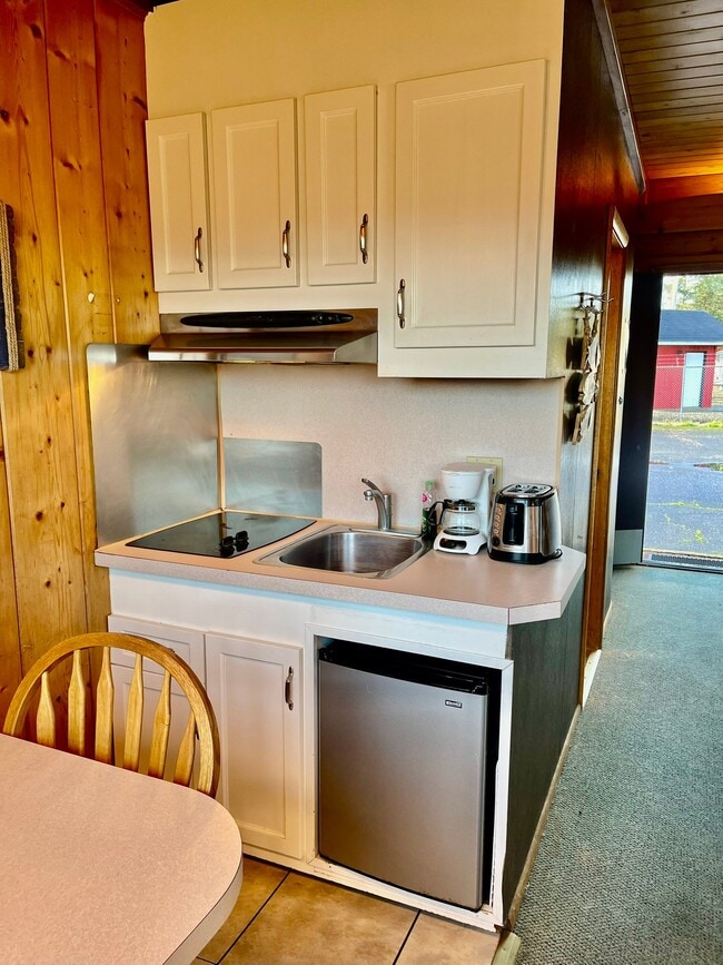 971 N Montesano St Unit 101