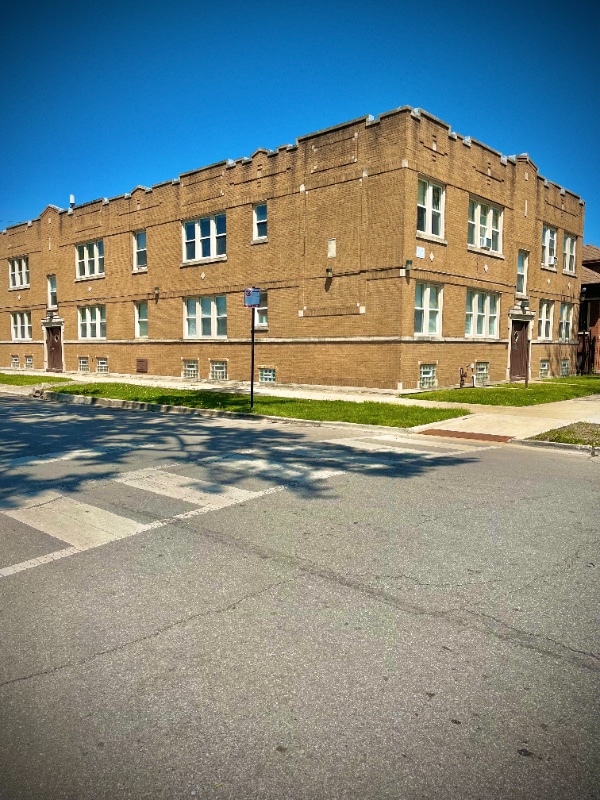 Photo - 4956 W Crystal St Apartment Unit G