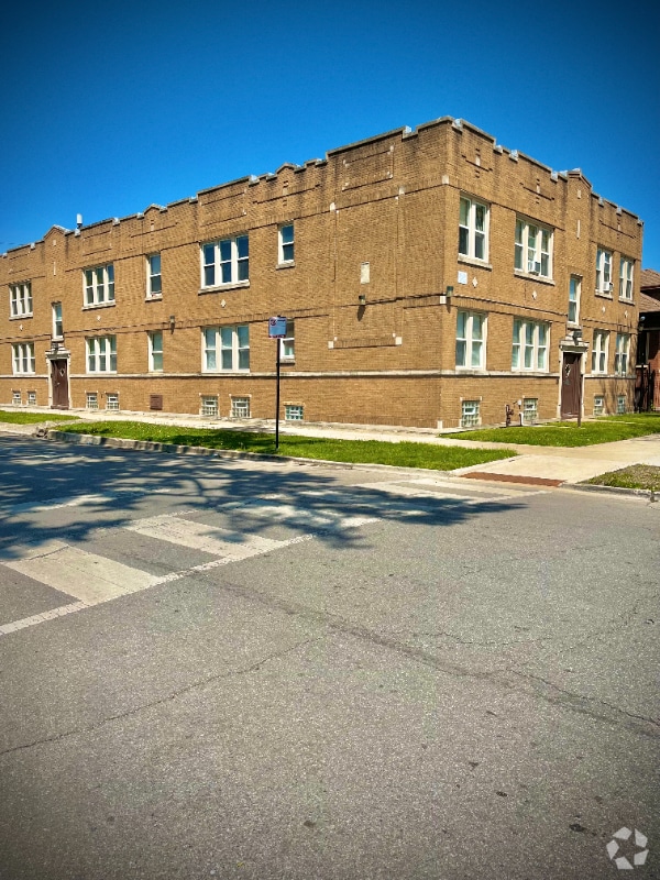 Building Photo - 4956 W Crystal St Unit G Rental