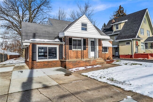 Photo - 27681 Lakeshore Blvd