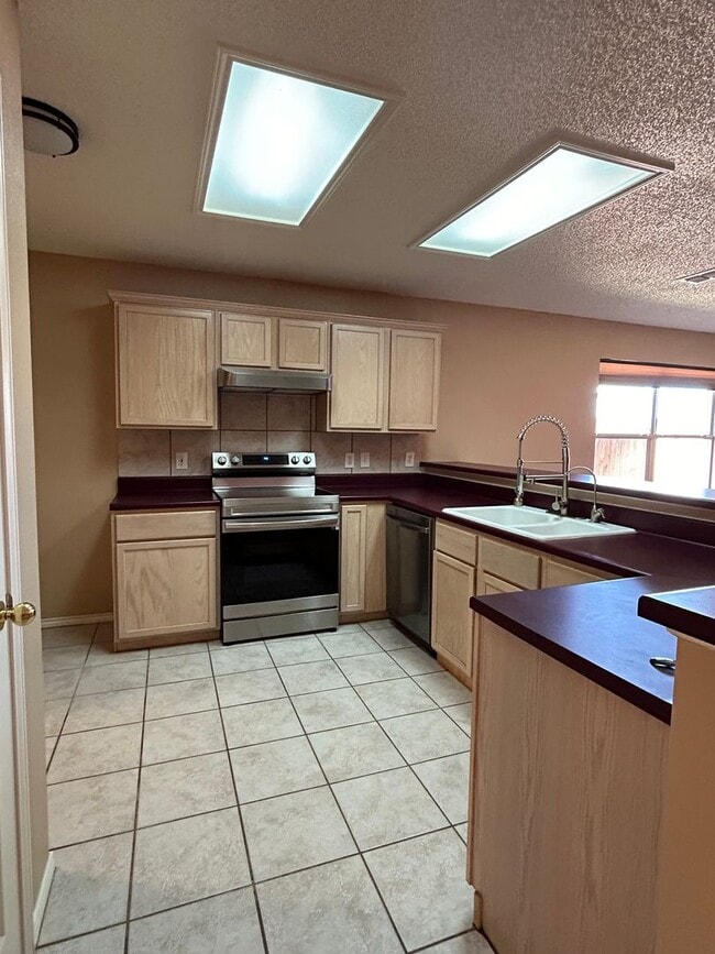 Photo - Beautiful Home in Plantation Oaks