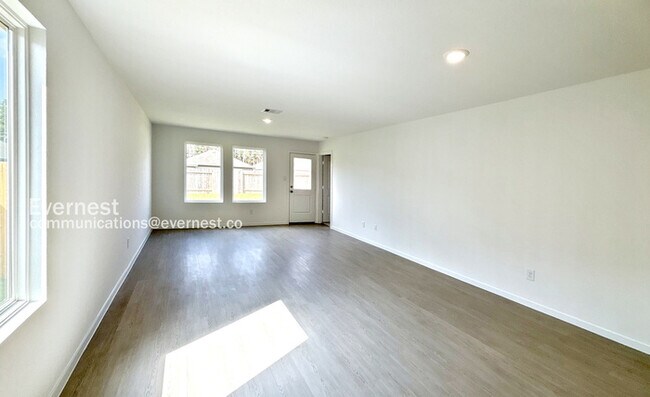 Photo - 31445 Moore Rd