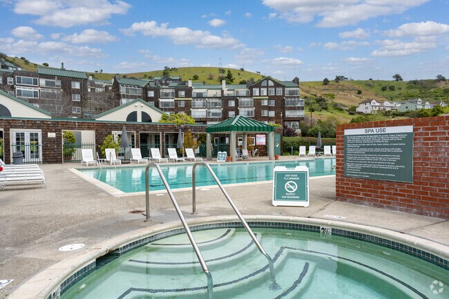 Piscina - Brickyard Landing