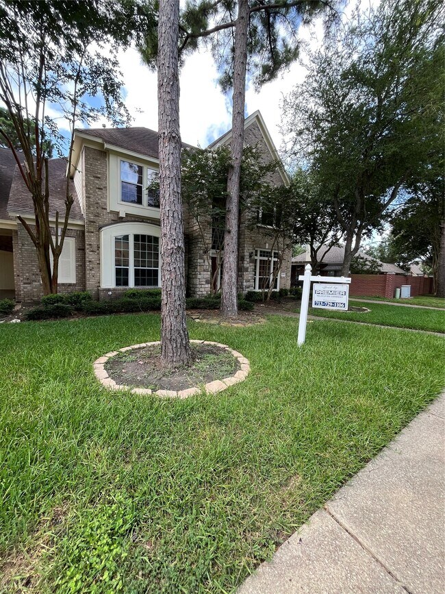 Building Photo - 24319 Bay Hill Blvd