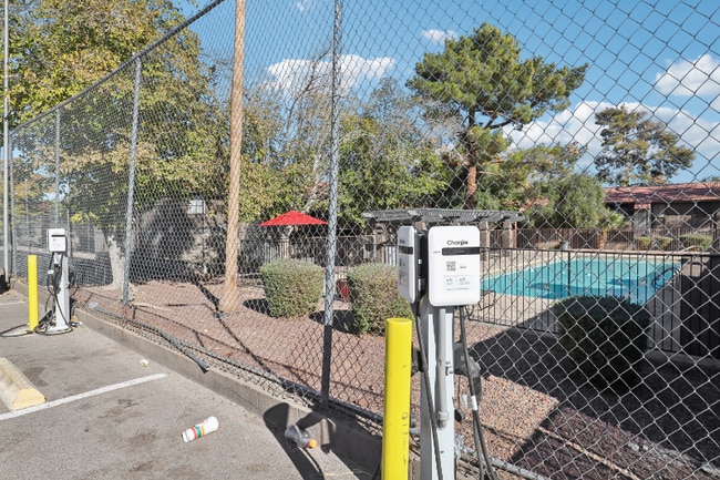 Photo - 1750 Karen Ave Unit Classic 2x2 1