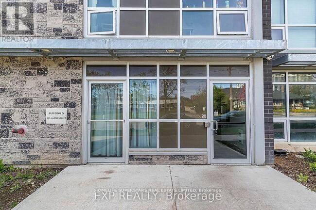 Photo - 275 Larch St Unité G-208