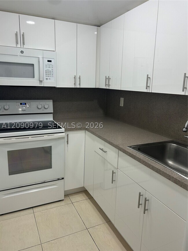 4725 NW 7th St Unit 110-3