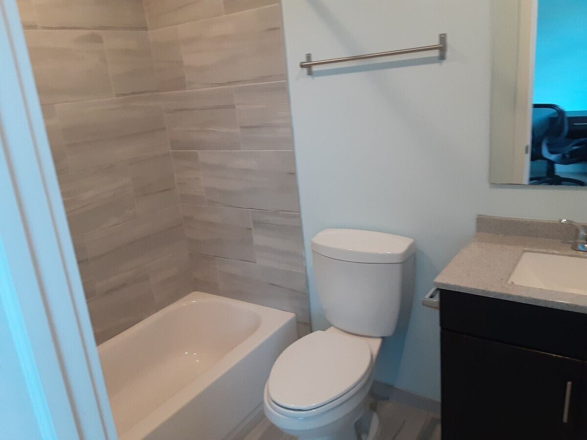 Photo - 1527-33 W Seybert St Unit B