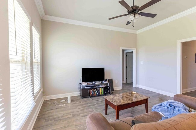 Photo - Beautiful 3 bed/2 bath home in Legacy Pointe