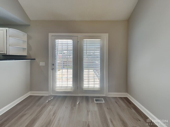 Photo - 5204 Halverson Ct