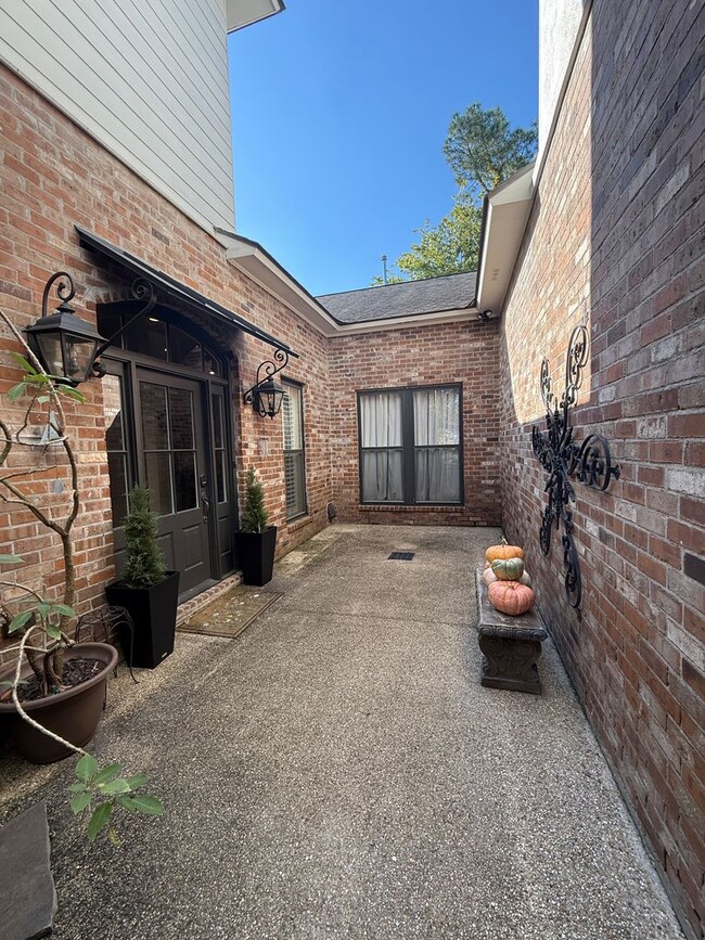 Photo - Must See this Beautiful  3/2 Townhome  Ava...