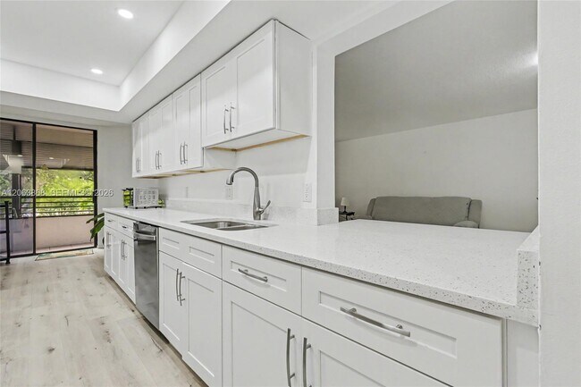 Photo - 1410 Sheridan St Unit 12I