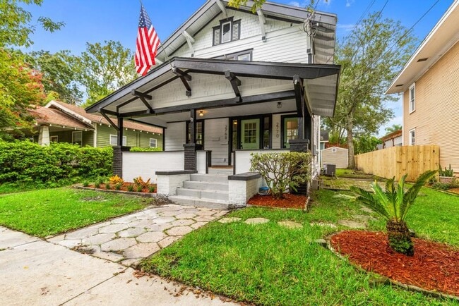 Photo - 2768-2770 College St Unidad B