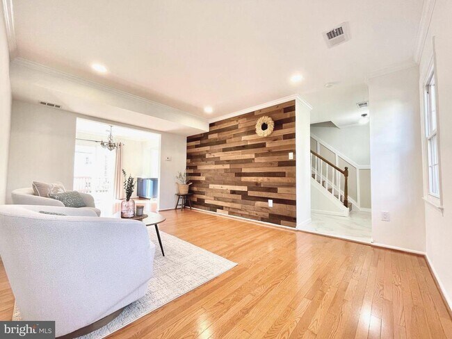 Photo - 27 Chantilly Ct