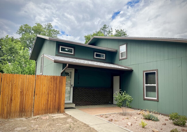 Building Photo - 1201 Centaur Cir