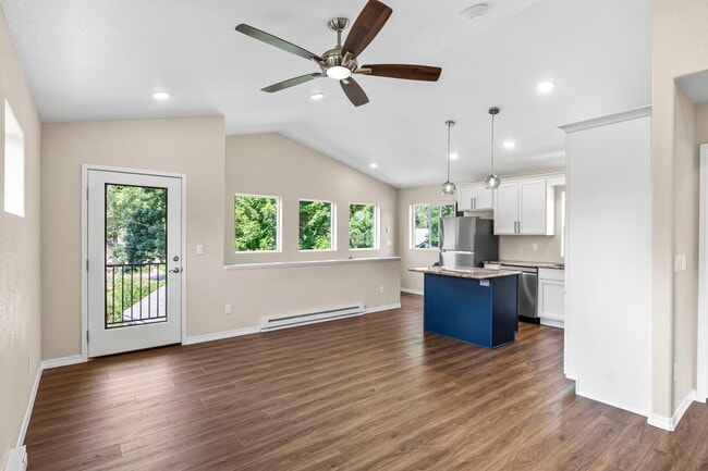 Photo - 809 Columbia St