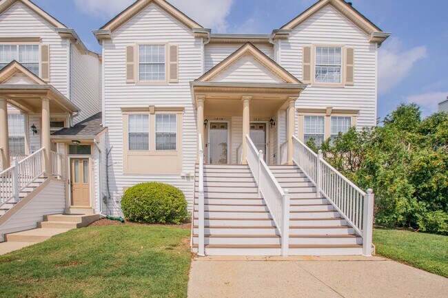 Photo - Lovely 2 BR/2.5 BA 2-Level Condo in Crofton!