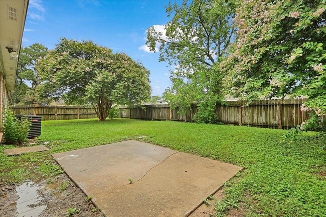 Photo - 2601 Village Circle Dr Dr