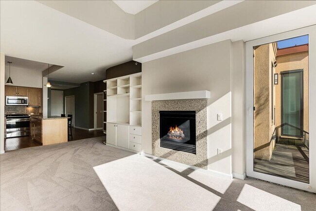 Photo - Spacious + secure 1/1 condo with a bonus r... Unidad 532